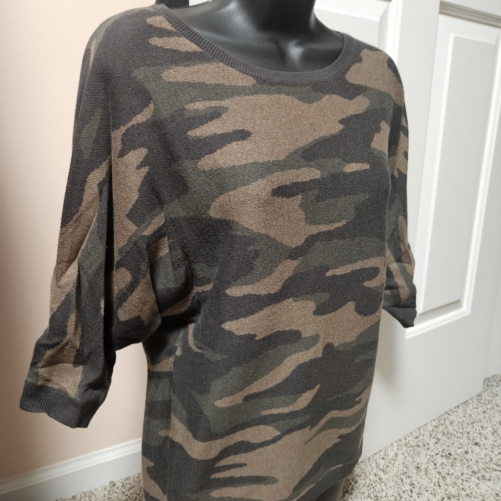 Trendy Camouflage Knit Sweater By New York & Company - Picture 6 of 11